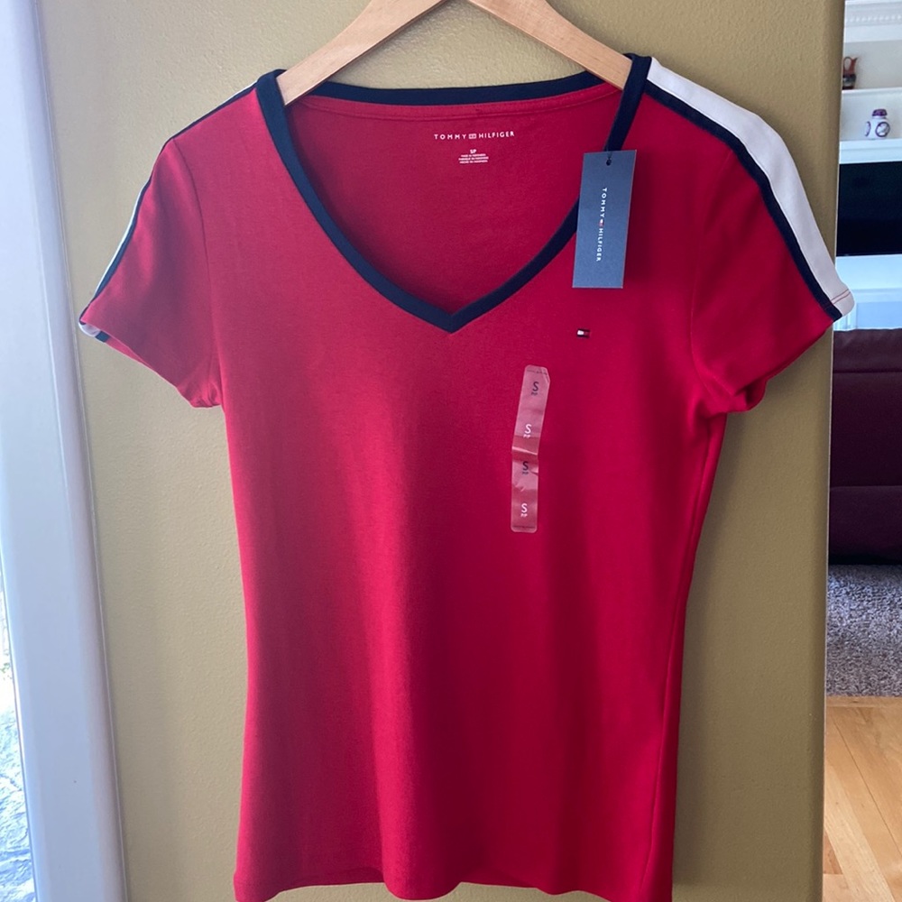 NWT TOMMY HILFIGER WOMAN’S TOP